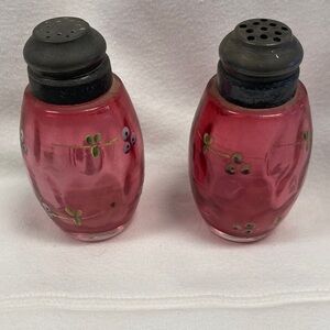 Antique Reverse Honeycomb Cranberry Enamel Flower Shaker Set